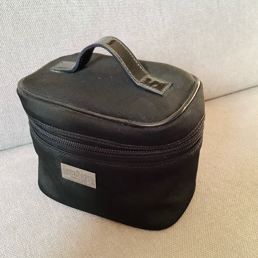 Super cute GUCCI vanity/cosmetic bag 💄🕶️🪒 - Picture 3 of 12